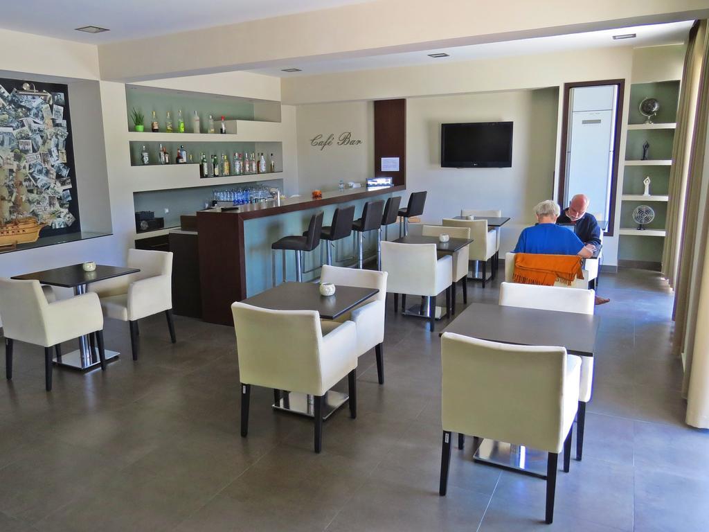 Maritime Hotel Apartments Petaloudes Екстер'єр фото