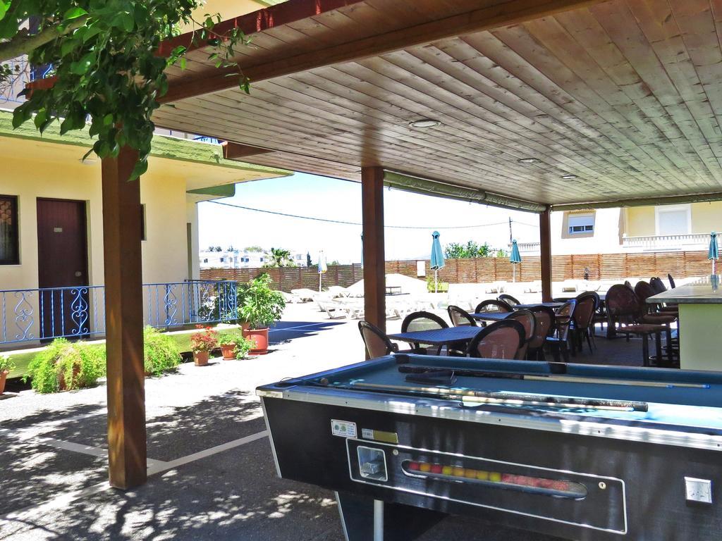 Maritime Hotel Apartments Petaloudes Екстер'єр фото