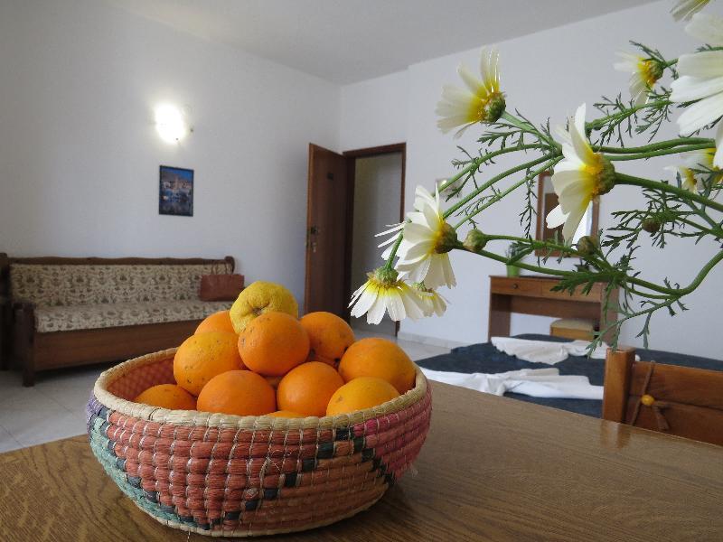 Maritime Hotel Apartments Petaloudes Екстер'єр фото