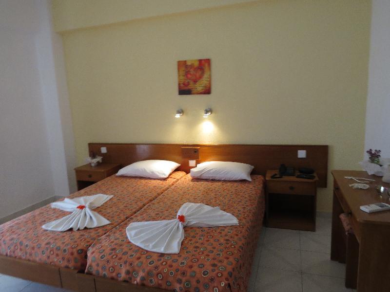 Maritime Hotel Apartments Petaloudes Екстер'єр фото