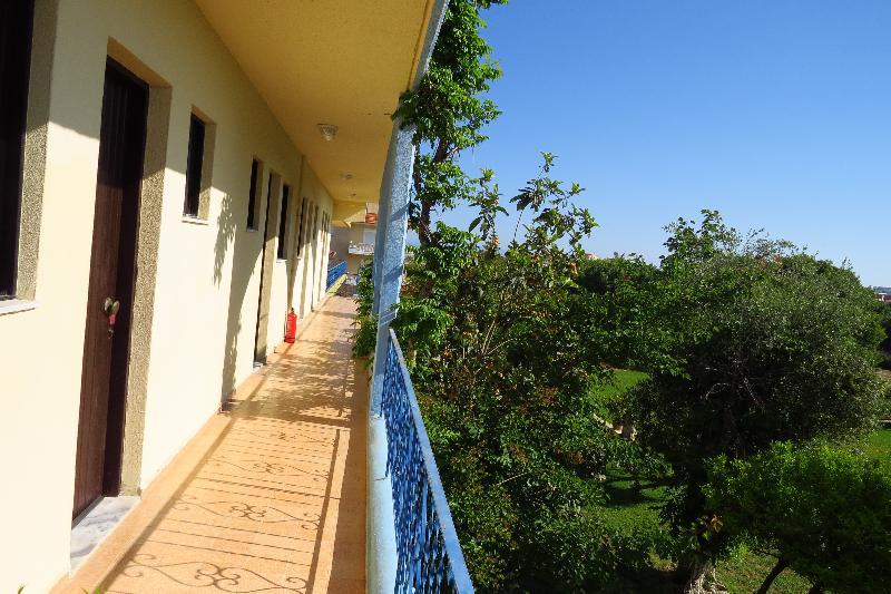 Maritime Hotel Apartments Petaloudes Екстер'єр фото