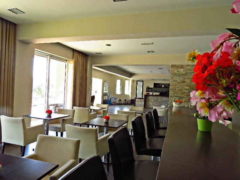 Maritime Hotel Apartments Petaloudes Екстер'єр фото
