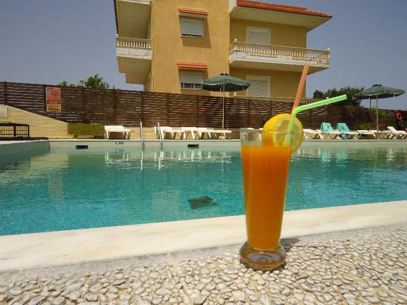 Maritime Hotel Apartments Petaloudes Екстер'єр фото