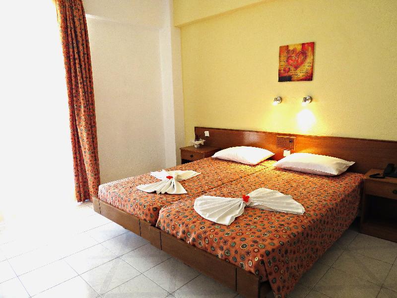 Maritime Hotel Apartments Petaloudes Екстер'єр фото