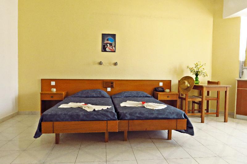 Maritime Hotel Apartments Petaloudes Екстер'єр фото