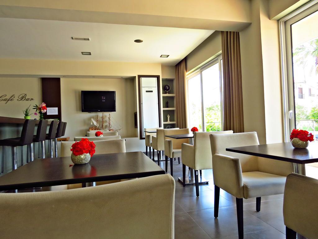 Maritime Hotel Apartments Petaloudes Екстер'єр фото