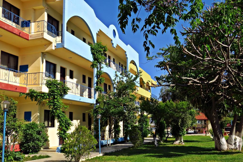 Maritime Hotel Apartments Petaloudes Екстер'єр фото