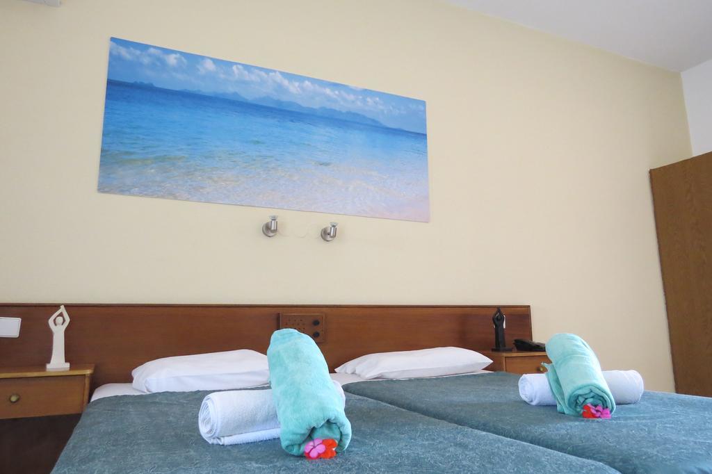 Maritime Hotel Apartments Petaloudes Екстер'єр фото